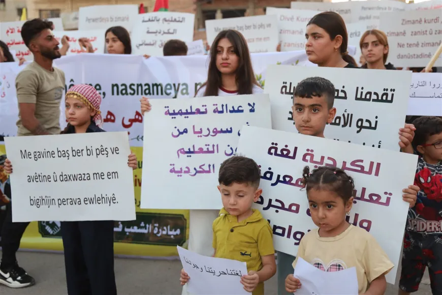 طلبة وذووهم: من حقنا أن نتعلم بلغتنا الأم