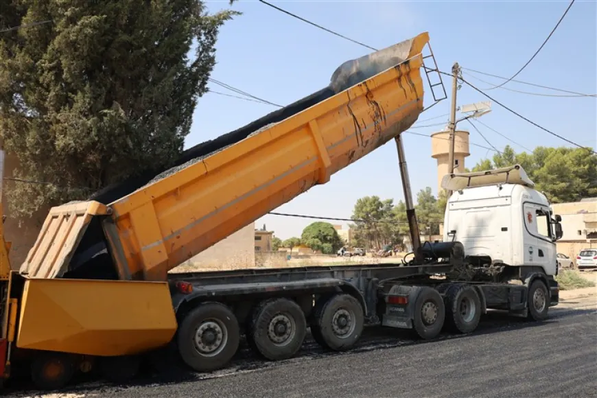 تواصل أعمال تأهيل وتعبيد شوارع تل تمر بنسبة إنجاز 90 بالمئة