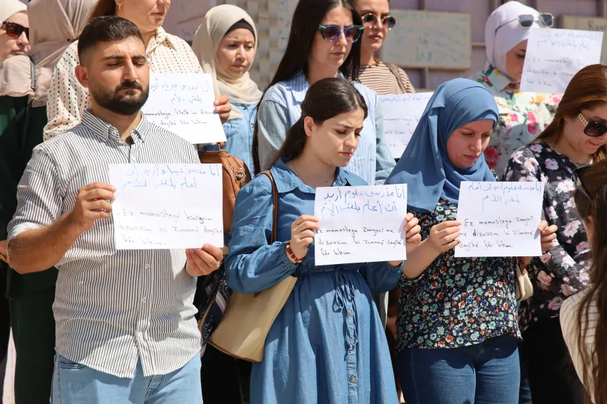 معلمات ومعلمو المواد العلمية في الحسكة يرفضون تهميش اللغة الكردية