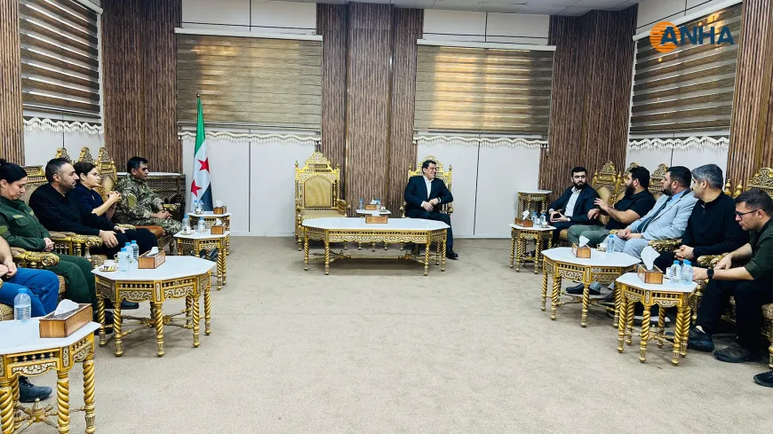 مظلوم عبدي يبحث مع قائد قوى الأمن الداخلي بحلب تعزيز الأمن في كوباني