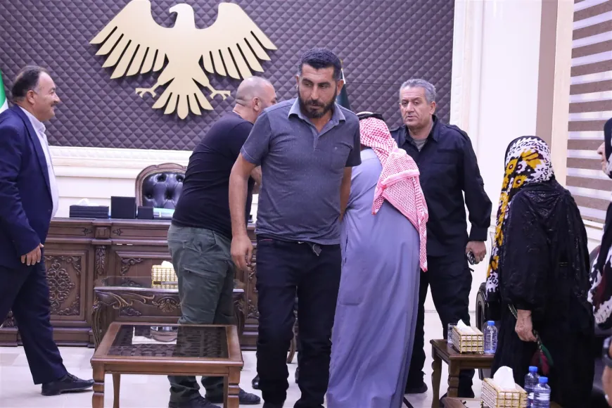 محافظ الحسكة يبحث مع وفد من أهالي تل تمر الواقع الخدمي واحتياجات المدينة