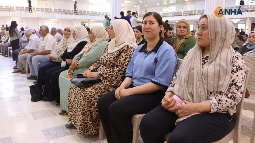 مظلوم عبدي يعقد اجتماعاً جماهيرياً في كوباني لبحث آخر التطورات والمستجدات في المنطقة