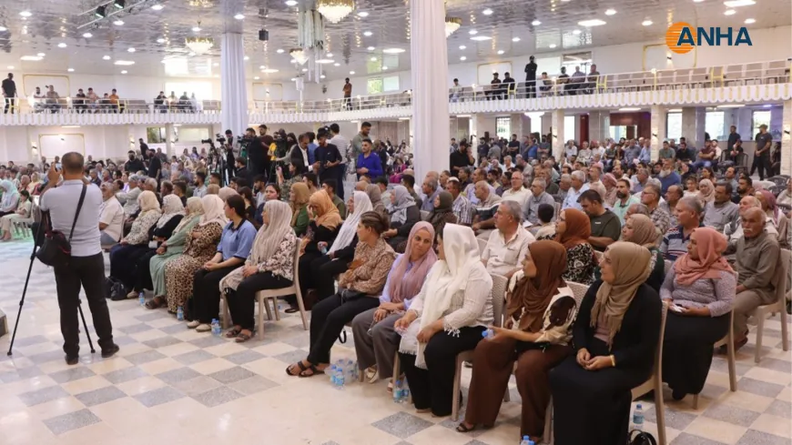 مظلوم عبدي يعقد اجتماعاً جماهيرياً في كوباني لبحث آخر التطورات والمستجدات في المنطقة