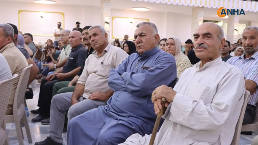 مظلوم عبدي يعقد اجتماعاً جماهيرياً في كوباني لبحث آخر التطورات والمستجدات في المنطقة