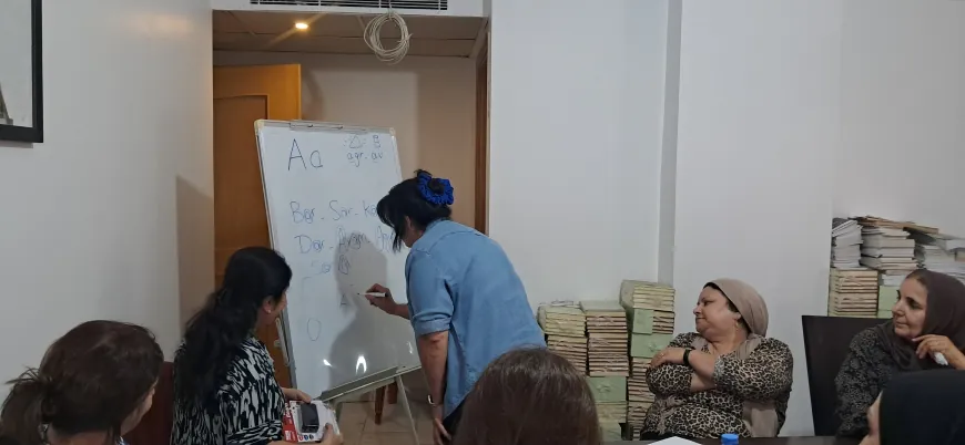 دورة لتعليم القراءة والكتابة باللغة الكردية في لبنان