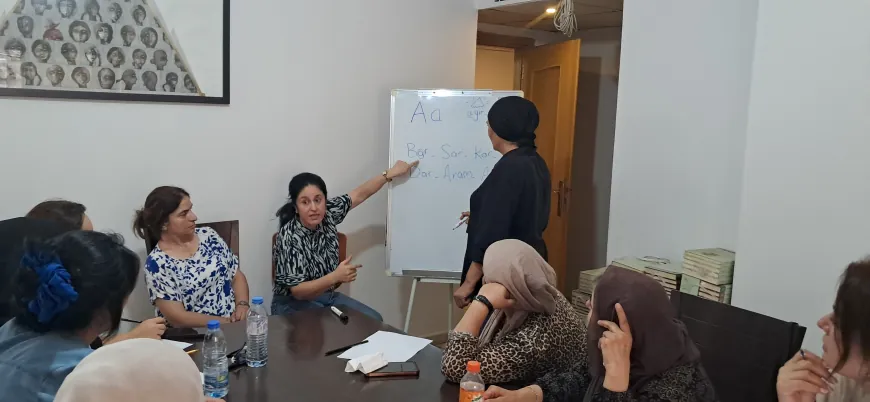 دورة لتعليم القراءة والكتابة باللغة الكردية في لبنان