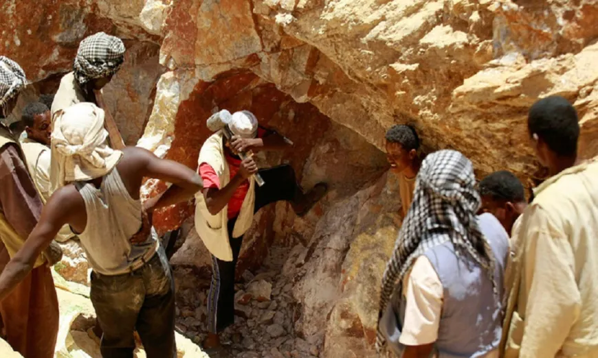 مقتل 10 أشخاص في انهيار منجم للذهب بالسودان