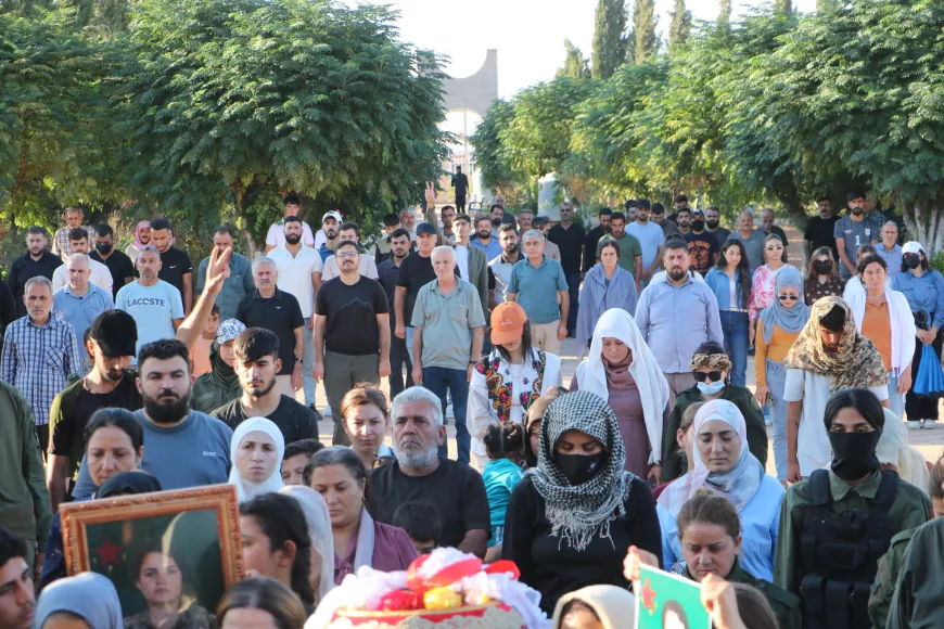 تشييع جثمان الشهيدة روزيف إلى مزار الشهيد رستم جودي