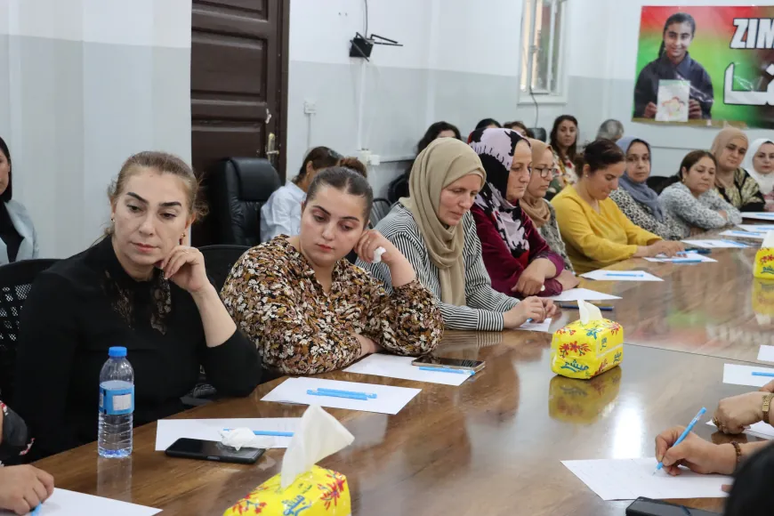 ندوة حوارية تبحث دورة المرأة في حماية اللغة الكردية وضمان حقوقها دستورياً