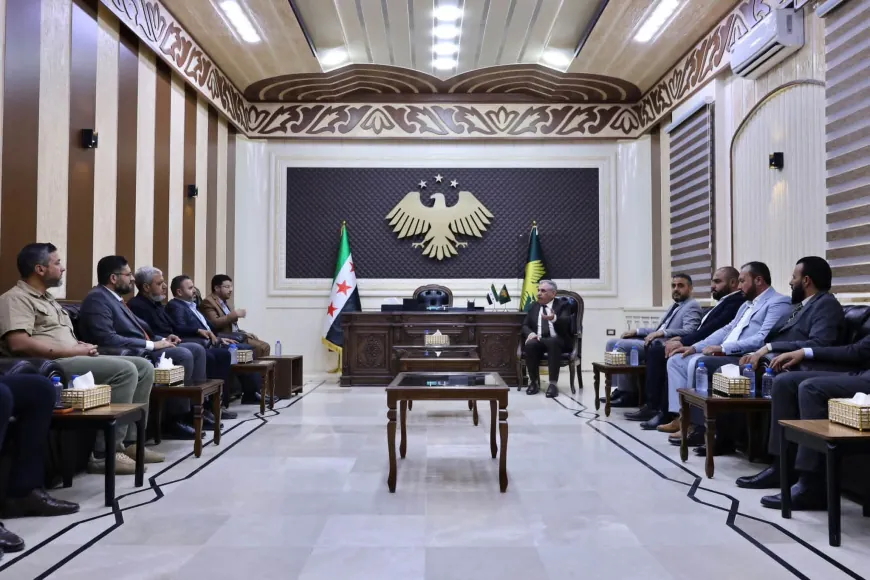 محافظ الحسكة يجتمع مع مديري المناطق والنواحي لبحث الواقع الخدمي والمعيشي