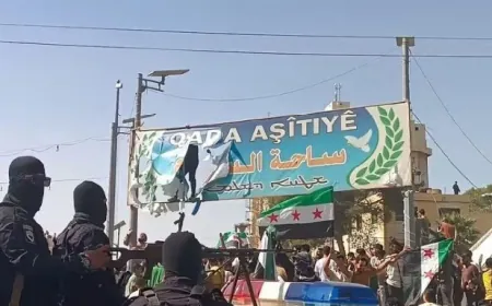 أعمال شغب في ساحة السلام بمدين الحسكة قبيل فعالية رفع علم سوريا