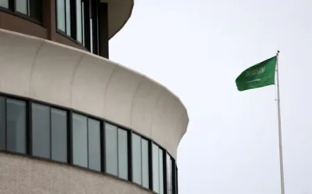 سماع دوي انفجار قوي في مطار الرياض