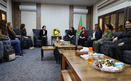 وفد باكور كردستان يزور مؤسسات في الحسكة ووحدات حماية المرأة