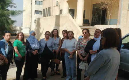 موظفون وموظفات مفصولون في السويداء يطالبون بإعادتهم إلى وظائفهم