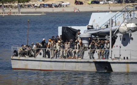 غرق 12 مهاجراً إثر انقلاب قاربين قبالة السواحل اليونانية