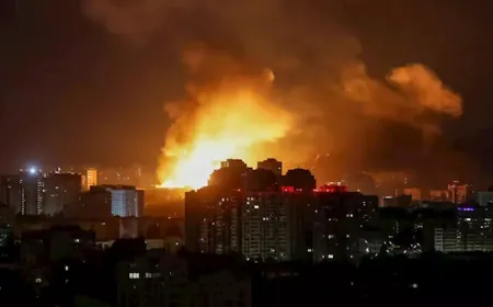 تبادل الضربات بين روسيا وأوكرانيا يتواصل رغم مساعي إنهاء الحرب