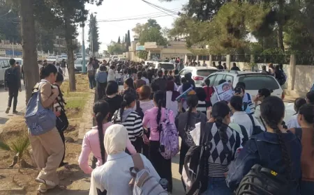 عبر مسيرة احتجاجية.. طلبة ديرك يطالبون بحقهم في التعليم باللغة الكردية