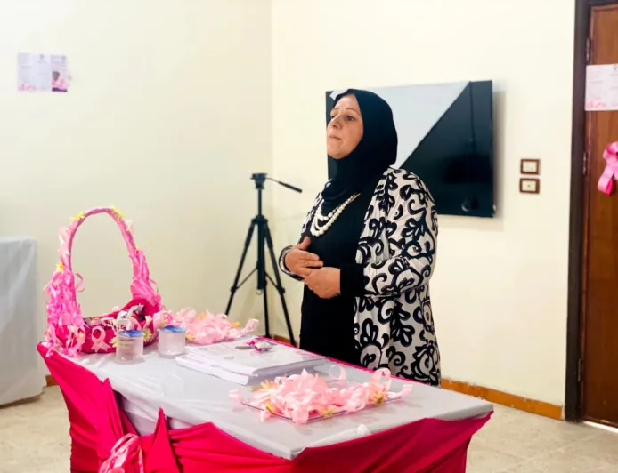 مؤسسة المرأة الحرة تعقد ندوة توعوية حول سرطان الثدي