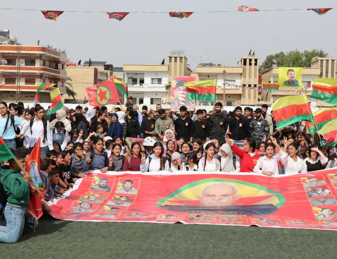 بالصور والفيديو.. مراسم استذكار 26 شهيداً وشهيدة من حركة حرية كردستان