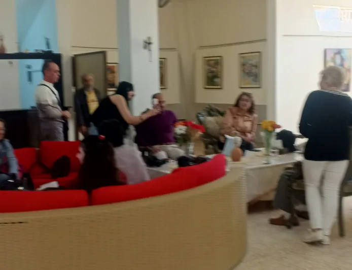 معرض للفن التشكيلي يسلط الضوء على تراث السويداء وعمارتها