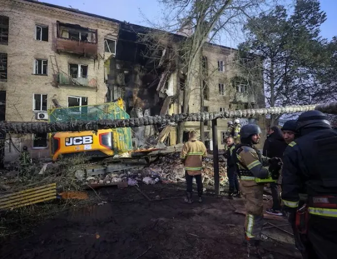 روسيا تقصف سفينة شحن ومنشآت للطاقة في أوكرانيا قبيل لقاء ويتكوف وبوتين