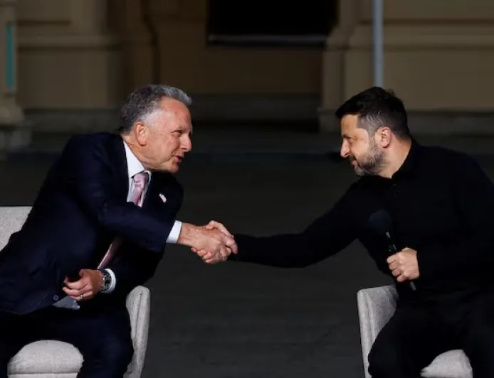 زيلينسكي: نؤيد وقف إطلاق النار ومحادثات ثلاثية تضم روسيا وأميركا