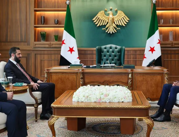 الشرع يلتقي توم براك في دمشق