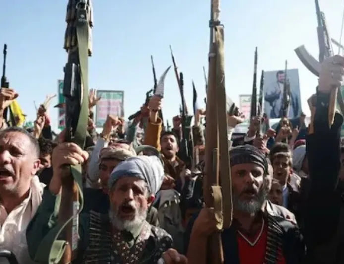 الحوثيون يعلنون شن ثلاث هجمات على السعودية