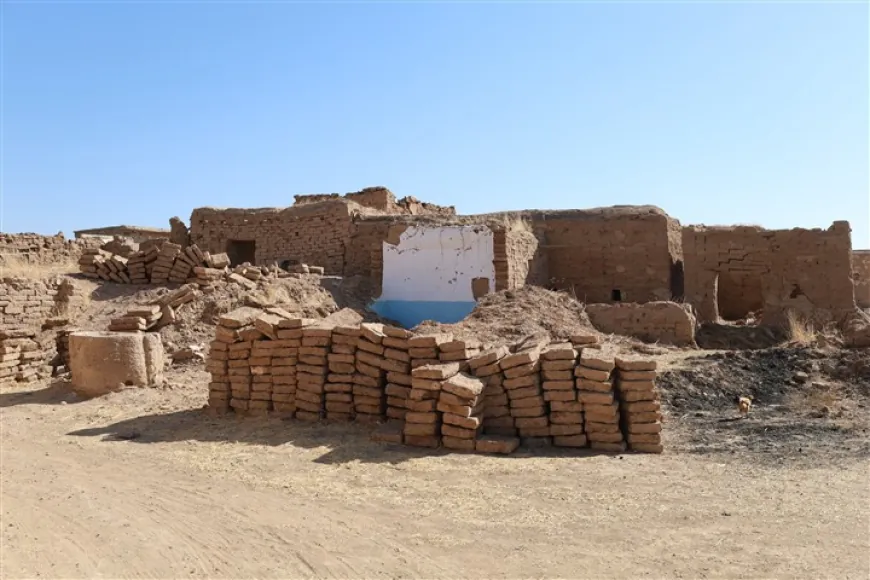 ثلاث شقيقات يسندن بعضهن لمواجهة الحياة