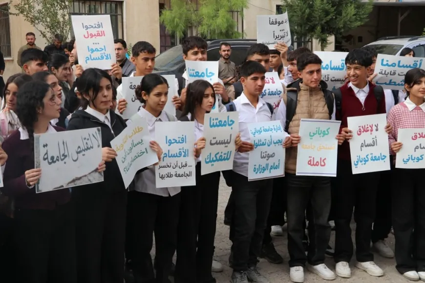 طلبة كوباني يطالبون بالحفاظ على كليات جامعتهم وحقهم في الدراسة داخل المدينة
