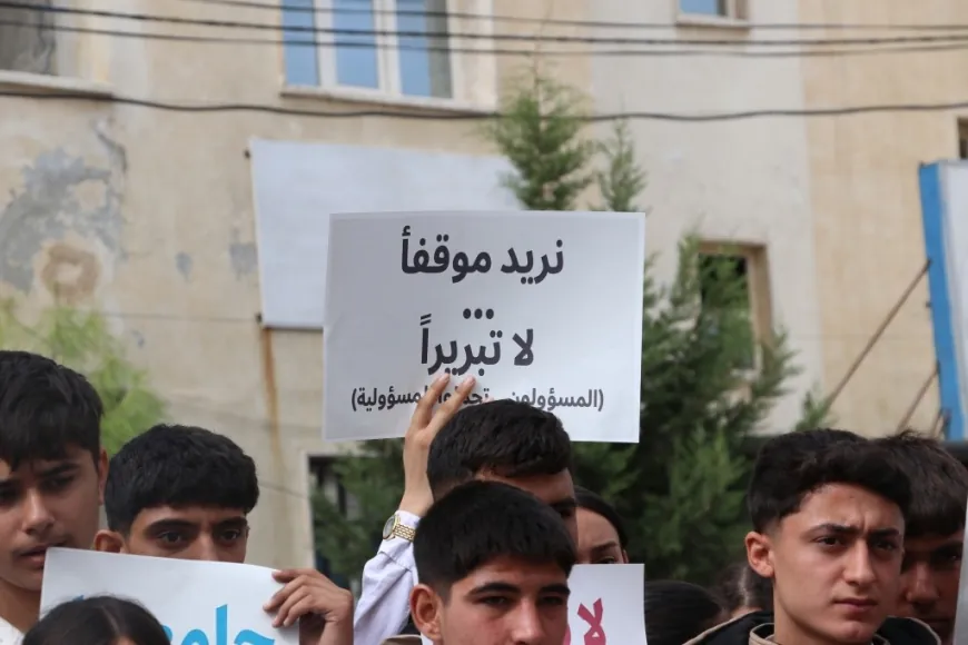 طلبة كوباني يطالبون بالحفاظ على كليات جامعتهم وحقهم في الدراسة داخل المدينة