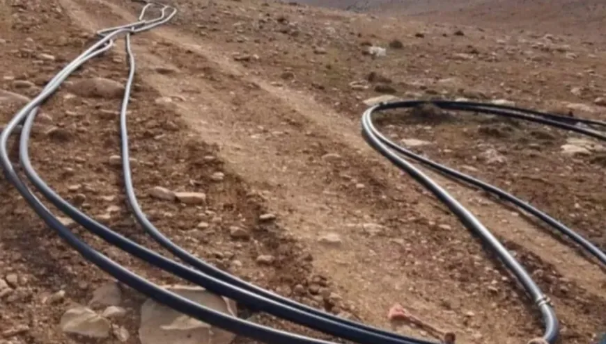 خراطيم تهريب تنقل الحليب من سوريا إلى لبنان 