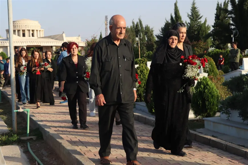 وفد شمال كردستان يزور مزار الشهيد خبات في ديرك