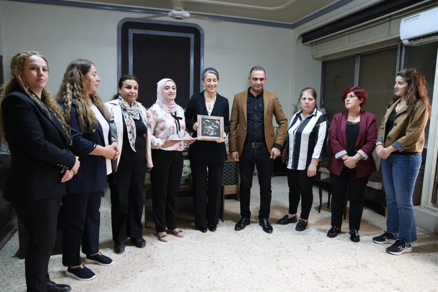 وفد باكور كردستان يزور مؤسسات في الحسكة ووحدات حماية المرأة
