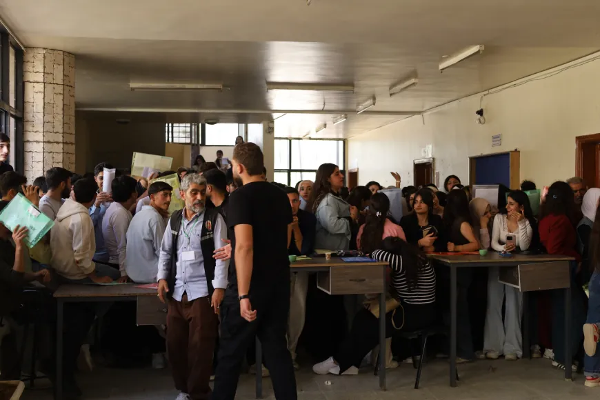 لليوم التاسع.. إقبال على التسجيل في المفاضلة العامة بجامعة روج آفا