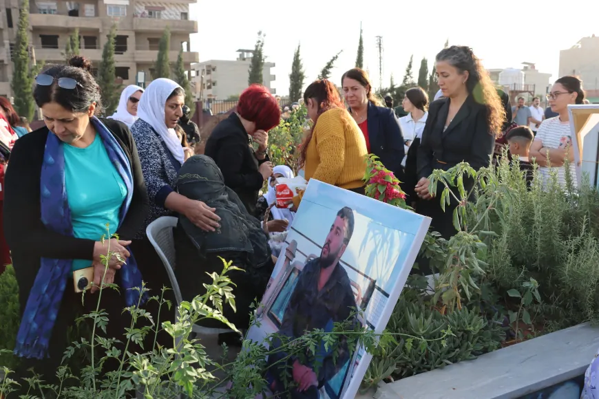وفد شمال كردستان يزور مزار الشهيد دليل ساروخان