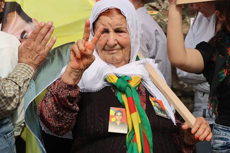 بالصور والفيديو.. مراسم استذكار 26 شهيداً وشهيدة من حركة حرية كردستان