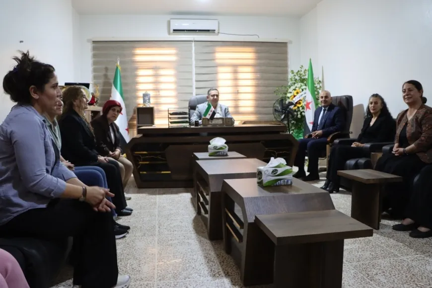 وفد شمال كردستان يزور مؤسسات كوباني ويُكرَّم بهدايا رمزية