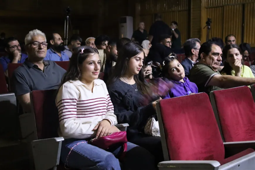 عرض مسرحية "الذي لا يأتي" في الحسكة وسط حضور جماهيري لافت
