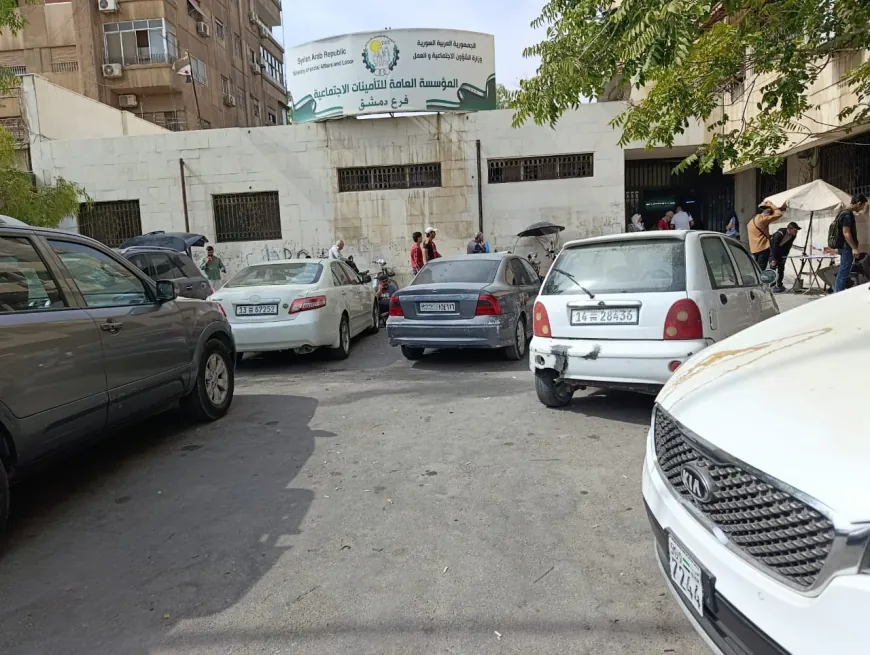 تحديات إدارية ومعيشية تضع مستقبل الخبرات الحكومية في سوريا على المحك