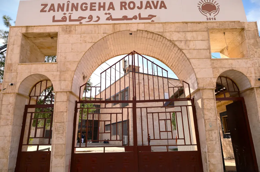 انتهاء فترة التسجيل.. خمسة آلاف طالب وطالبة يتقدمون للمفاضلة في جامعة روج آفا 