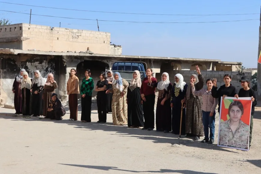 أهالي كوباني ومجلس عوائل الشهداء يزورون عائلات مقاتلي الكريلا لتقديم التعازي