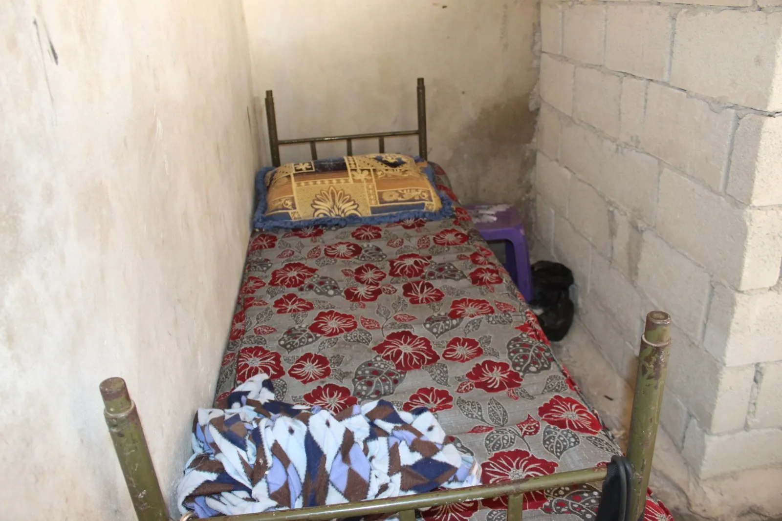 He continues to work as a doctor , takes care of displaced people free