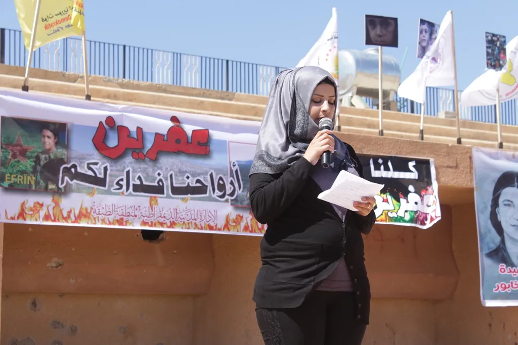 Solidarity stand in al-Tabqa to support resistance of age