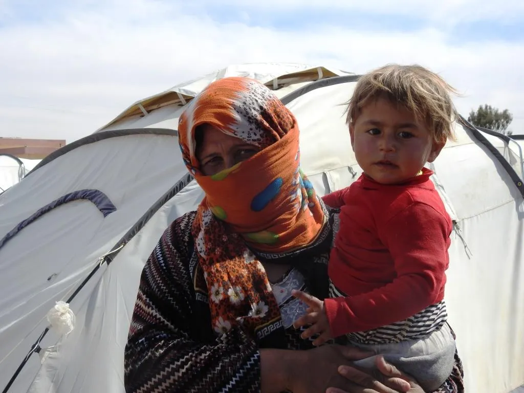 Refugges in al-Raqqa countryside "Orgs do not move till now to provide us