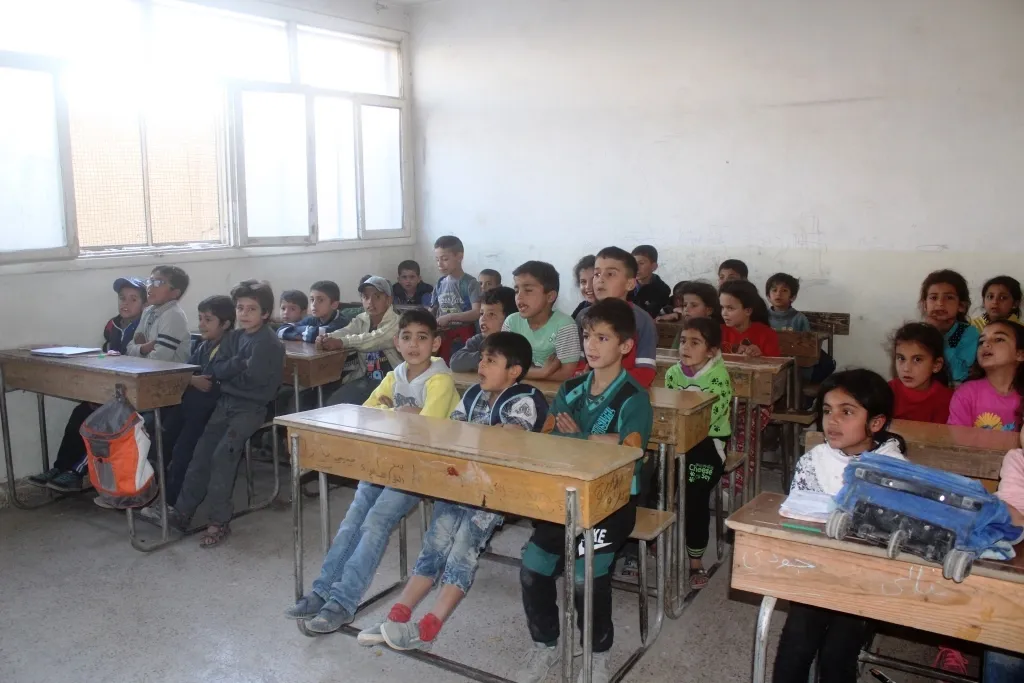 Education continues in al-Raqqa city despite difficulties