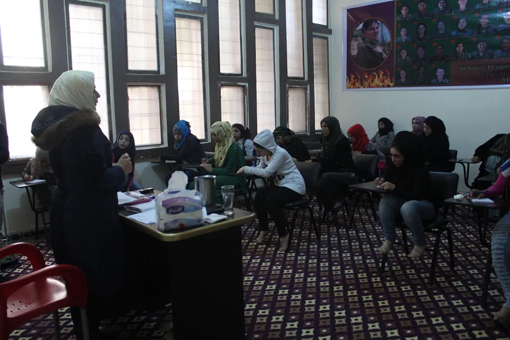 Women continued their intellectual struggle in al-Tabqa