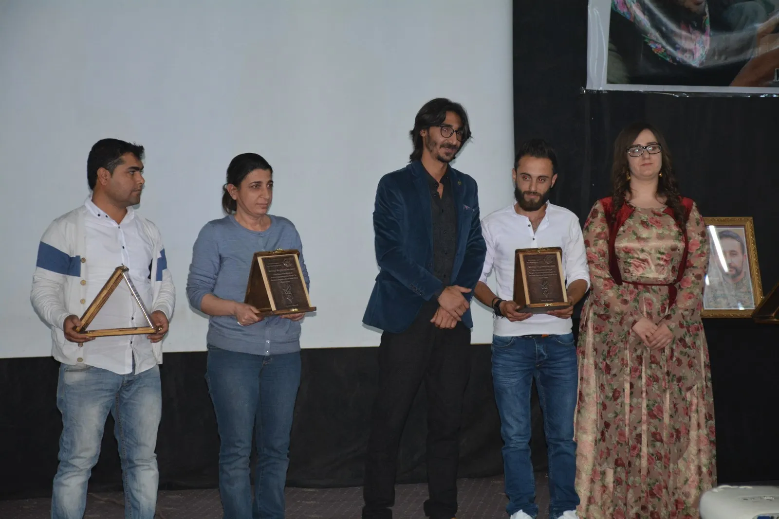 Martyr Mazloum Bakok's prizes distributed by YRA