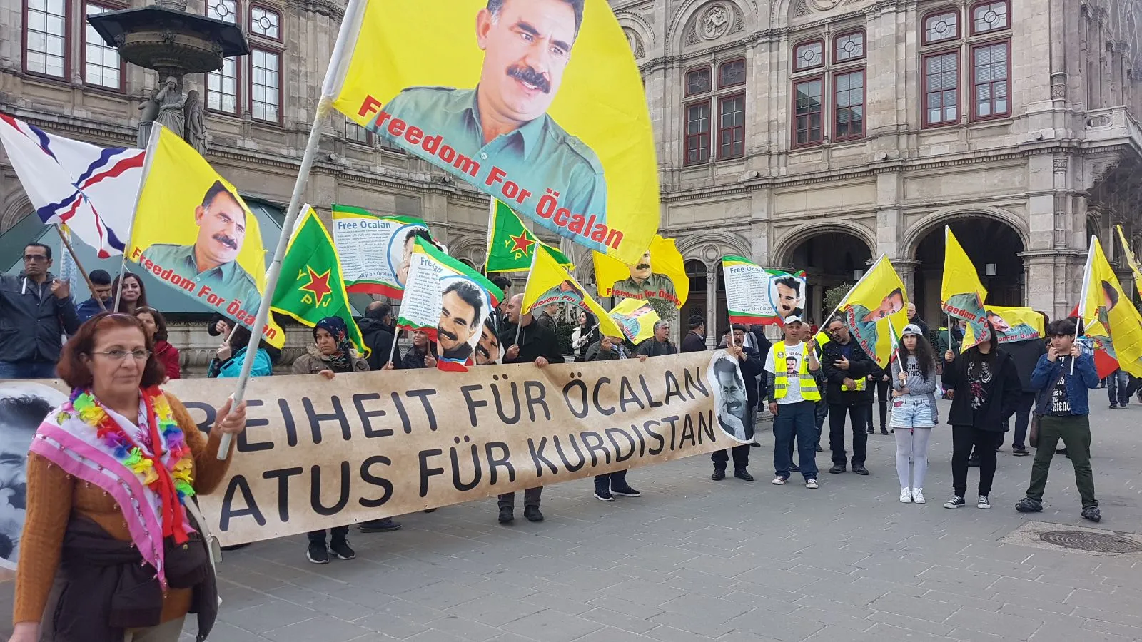 Sit-in in Austrian capital condemns plot on Ocalan , occupation of Afrin