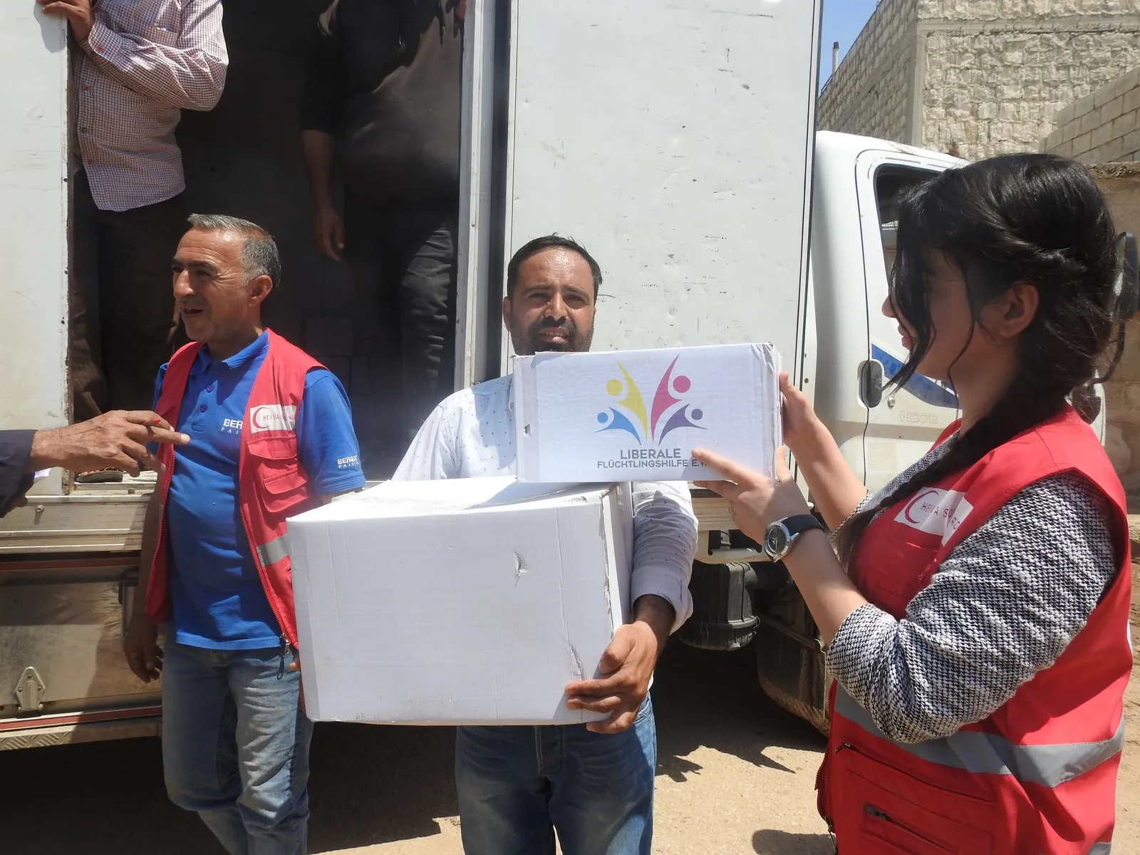 Kurdish Red Crescent continues distributing aid to Afrin's Yazidis